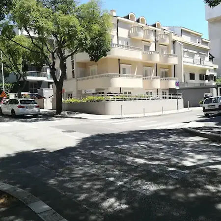 Friendly Well Located Family *