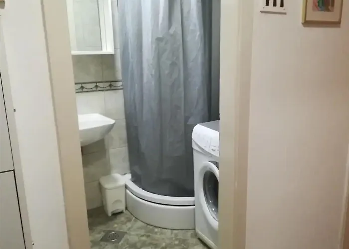 Friendly Well Located Family * Split