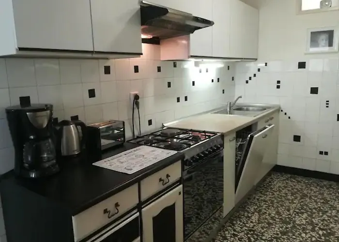 Friendly Well Located Family Split