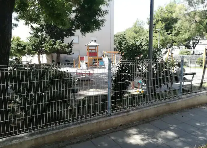 Friendly Well Located Family Split