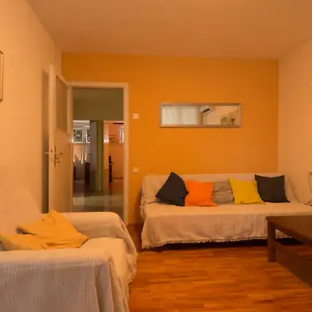 Friendly Well Located Family * Split